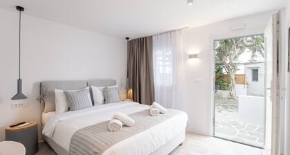 Mytheo Luxury Studios