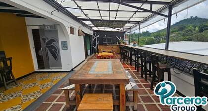 PARCEROS GROUP-VACATION ROOM, FLOOR 1, IDEAL FOR SMALL GROUPS, PEREIRA