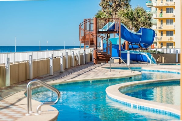 Leilighet, 3 soverom | Basseng | Innendørsbasseng og utendørsbasseng