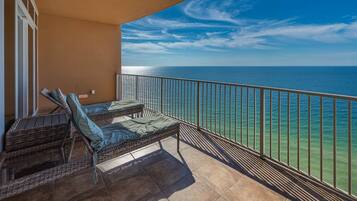 Condo, 3 Bedrooms | Property grounds