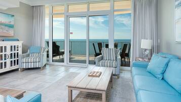 Condo, 3 Bedrooms | Living area