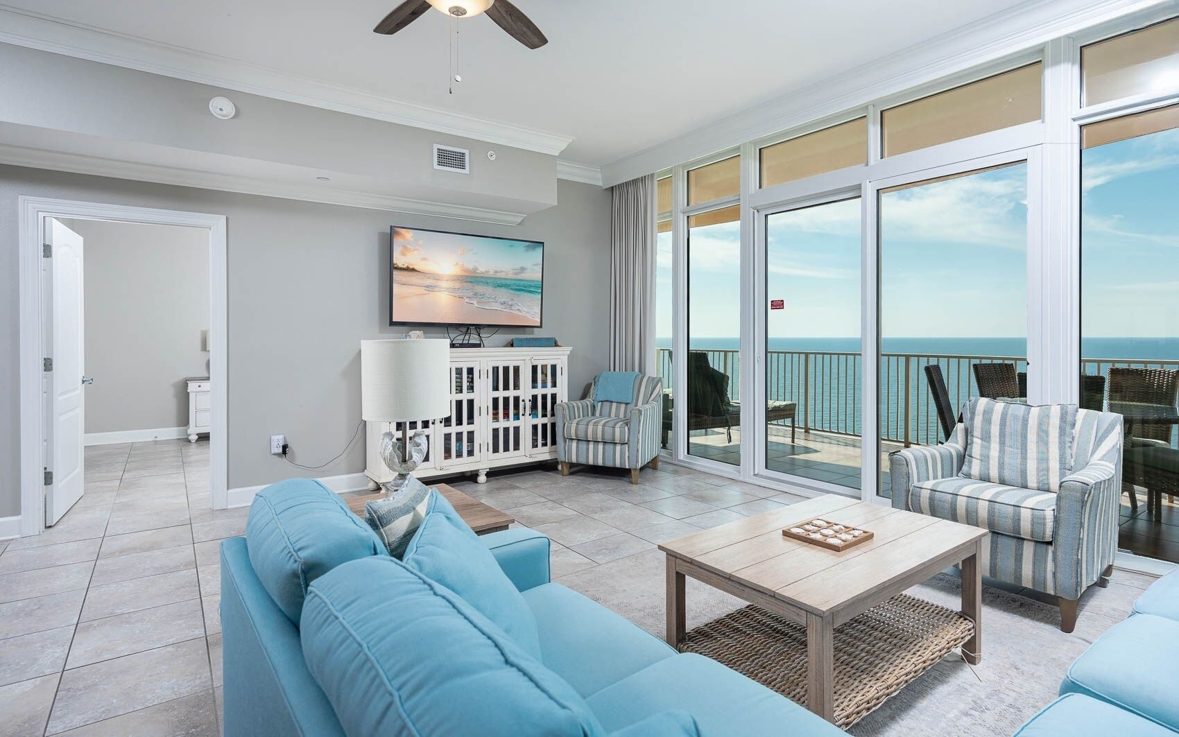 Condo, 3 Bedrooms | Living area