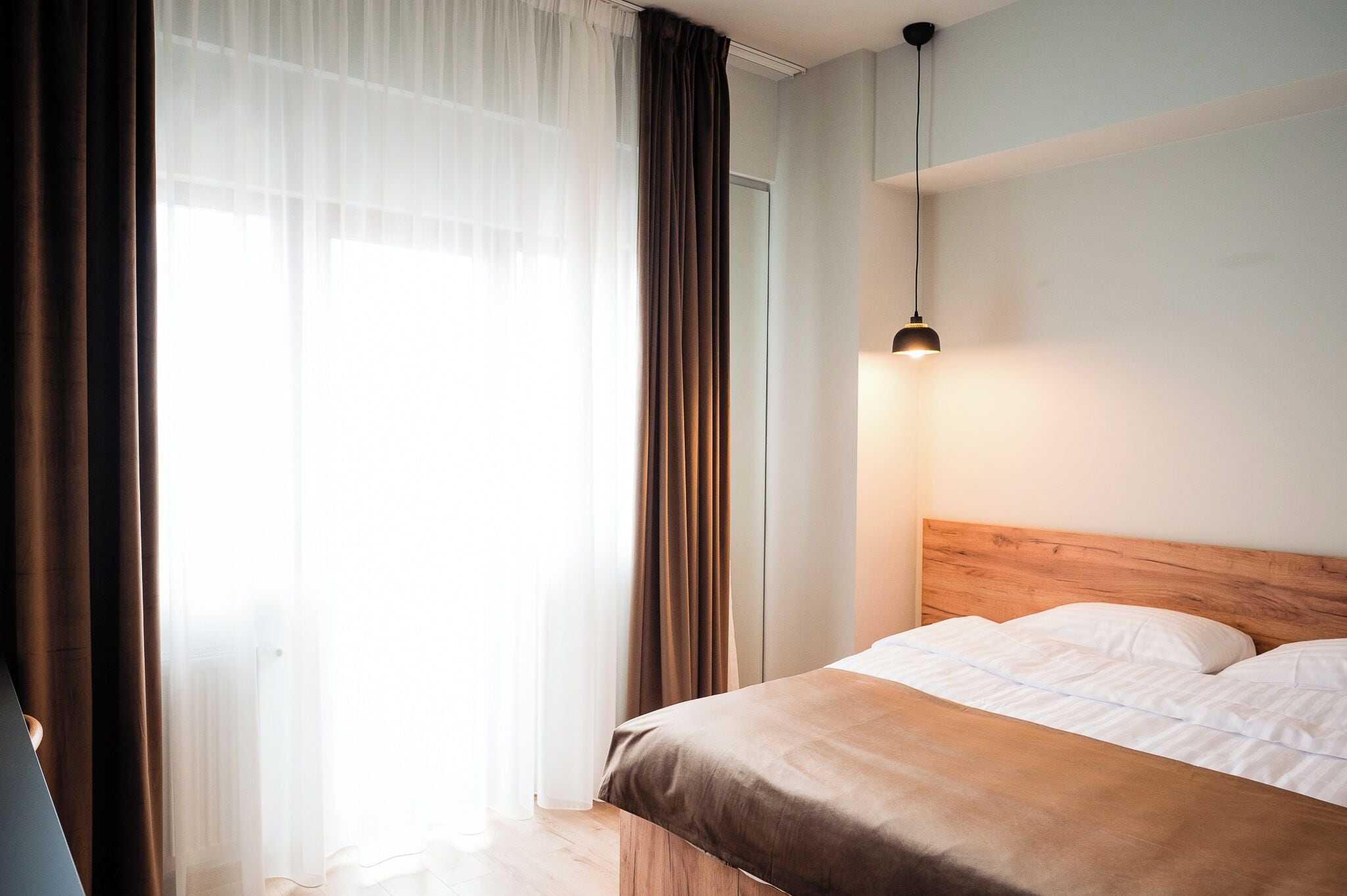 Familie studio | Een bureau, gratis wifi