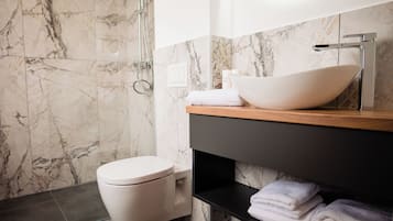 Family Studio | Bathroom
