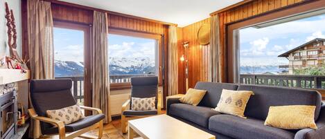 Télévision, cheminée