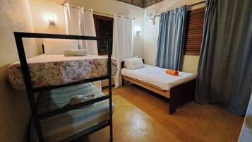 House, 3 Bedrooms, Smoking, Balcony
