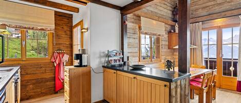 Refrigerador, microondas, horno, lavavajillas