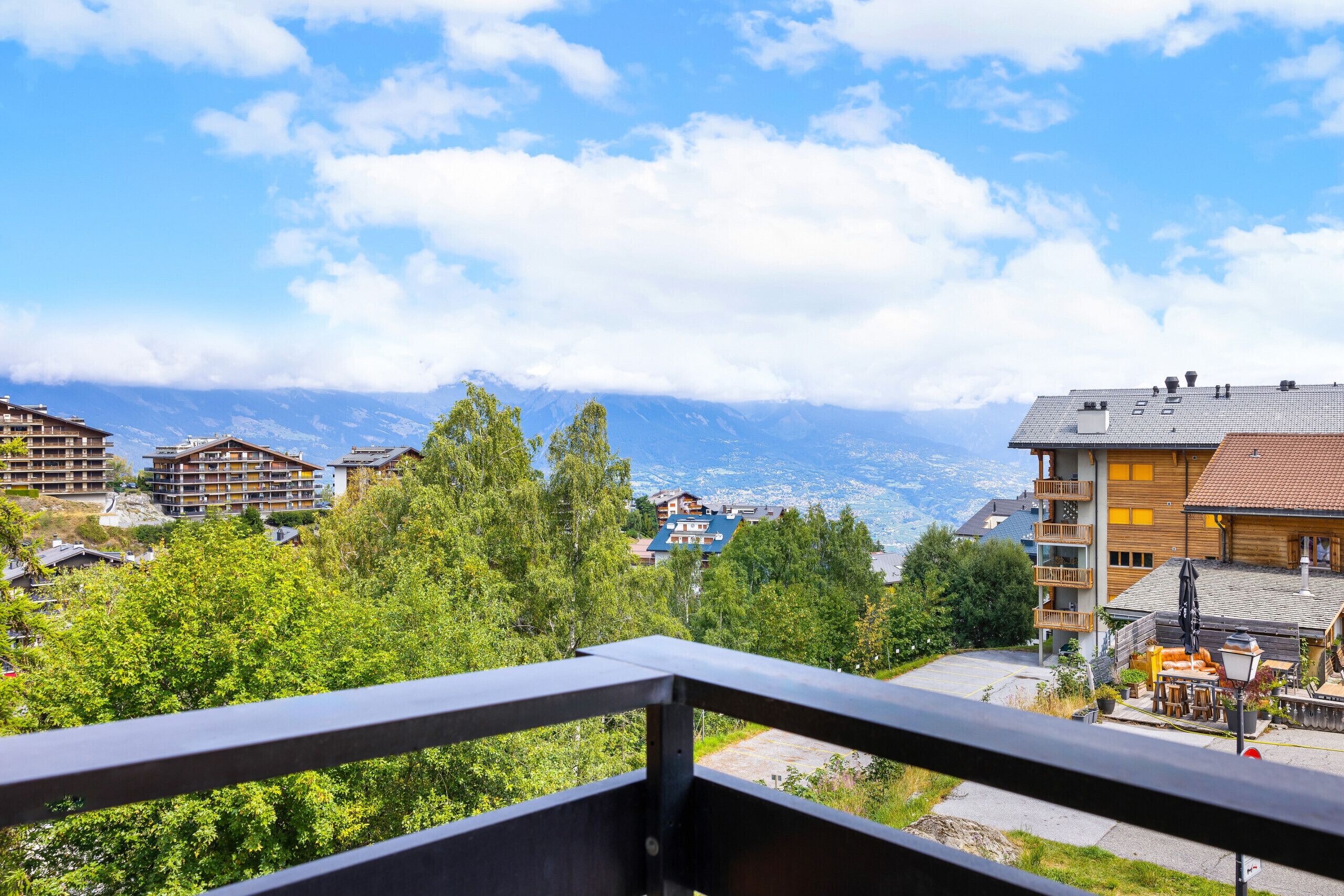 المنطقة المحيطة بالمنشأة