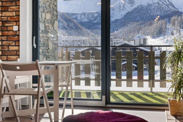 Outdoor dining - Dents-Rousses D2 - 4 pers - Siviez (Siviez)