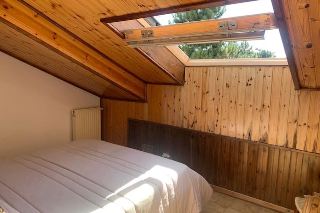 3 chambres, fer et planche à repasser, Wi-Fi, draps fournis