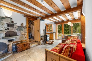 Télévision, cheminée