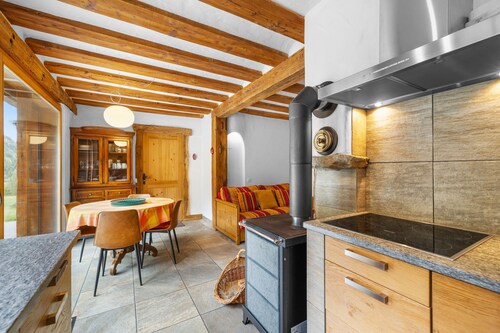 Chalet La Verne - lower apartment