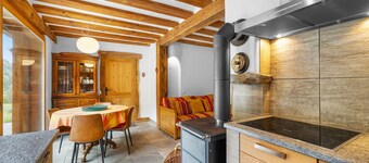 Chalet La Verne - lower apartment