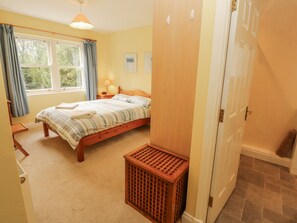 2 bedrooms, individually decorated, individually furnished, free WiFi - Flat 17 (Keswick)