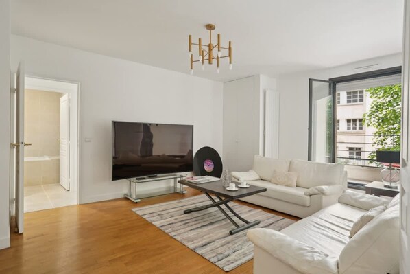 Apartment, Smoking | Living area