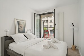 Apartment, Smoking | 1 bedroom - Elegant New Apartment With Balcony in the 16th - M (Paris)