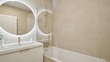 Apartment, Smoking | Bathroom