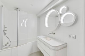 House | Bathroom