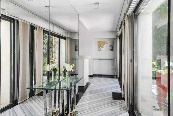 Apartment | 5 bedrooms - Exceptional Apartment - Near Eiffel Tower (Paris)