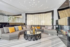 Apartment | Living area - Exceptional Apartment - Near Eiffel Tower (Paris)