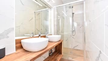 Apartment | Bathroom