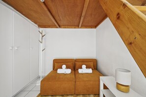 Studio, Smoking | Living area