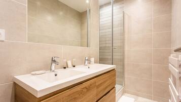 Apartment | Bathroom