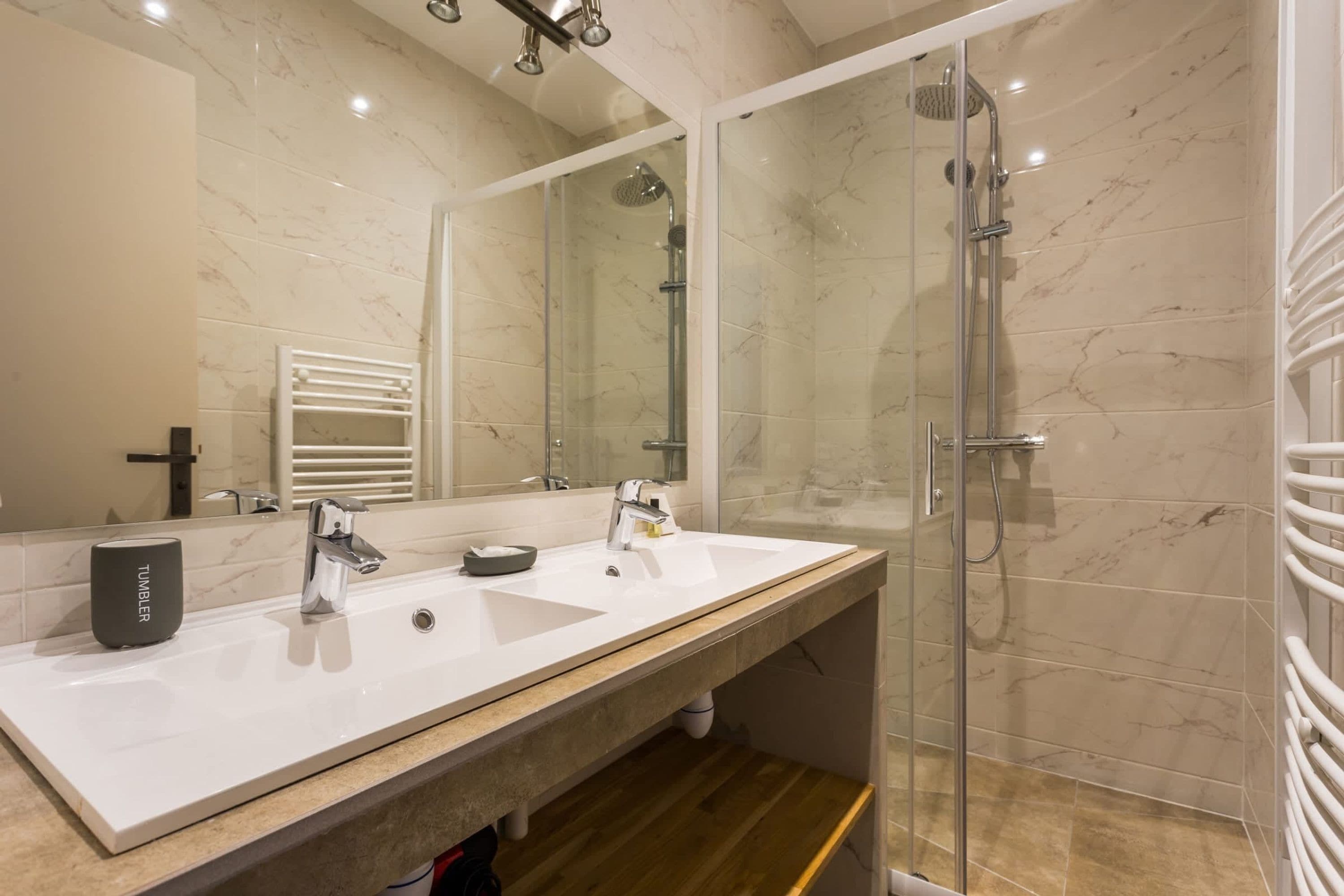 Apartment | Bathroom