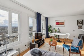Studio | Living area - Extra Studio on the 23rd Floor - Stunning View (Paris)