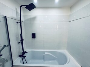 Hair dryer, towels, soap, toilet paper - Superb 6-person 80m2 apartment in Agde (Agde)