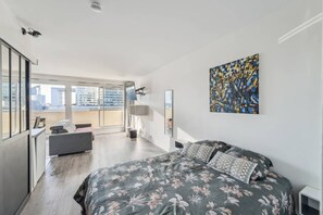 Apartment | 1 bedroom, Internet - Spacious Studio Balcony -La D Fense-bail Mobilit (Courbevoie)