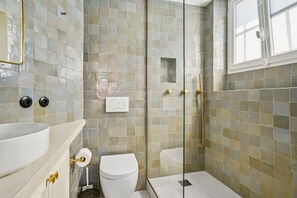 Estudio, fumadores | Baño