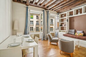Apartment | Living area - Superb Apartment 1BR 2P - C ur du Marais (Paris)