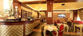 2 KITARRAT Boutique Hotel & SPA