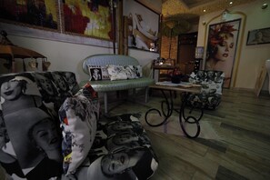 Pemandian Turki/hammam, perawatan tubuh, body wrap, dan body scrub