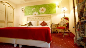 In-room safe, desk, soundproofing, free WiFi