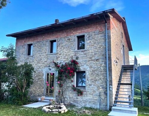 Sweet home in the forest with mountains view - perfect for family and relax