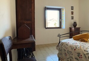 3 quartos, ferros/tábuas de passar roupa, Wi-Fi, roupa de cama