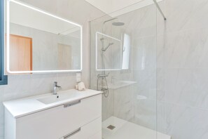 Iron/ironing board, free WiFi - Alegria Residencial II (Ribeira Brava)