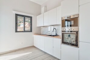 Tủ lạnh, lò vi sóng, lò nướng, bếp nấu 