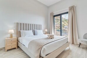 Apartemen Comfort, balkon, pemandangan samudra | Setrika/meja setrika dan Wi-Fi gratis