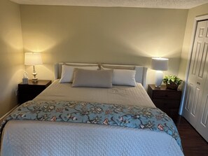 4 Schlafzimmer, Zimmersafe, Bügeleisen/Bügelbrett, WLAN