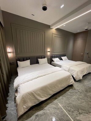 6 bedrooms, WiFi, bed sheets