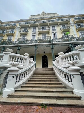 Exterior detail - Small studio in a former Grand Hotel in Aix-les-Bains (Aix-les-Bains)