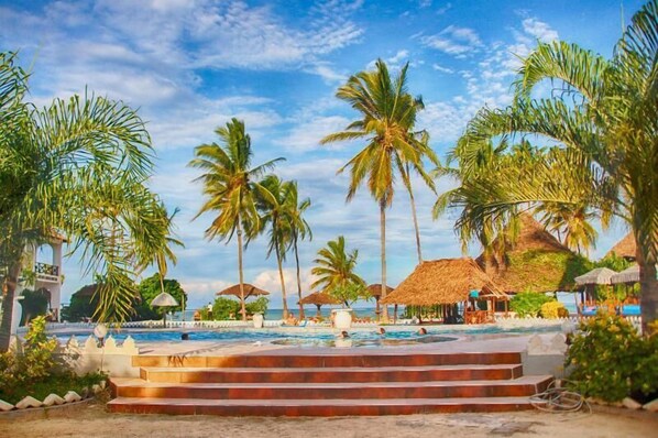 Interior detail - Protels La Plage (Bwejuu)