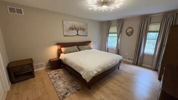 4 bedrooms, free WiFi, bed sheets