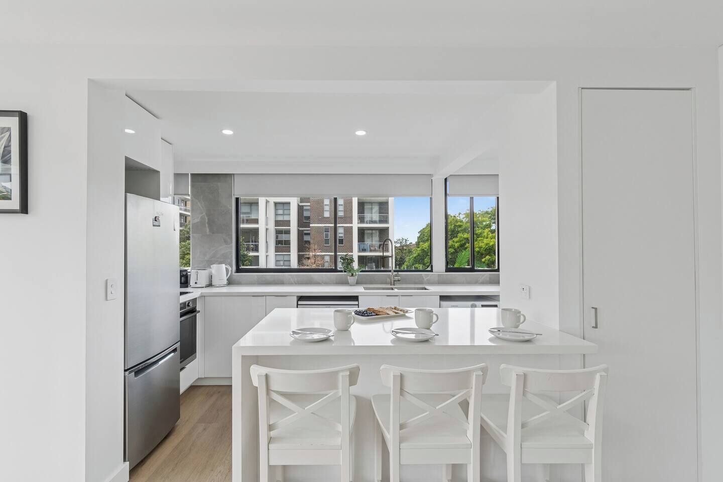 Start the day at the breakfast bar, the perfect nook for enjoying your morning coffee.