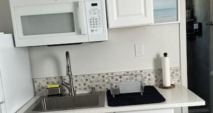 Cozy studio in a great location!