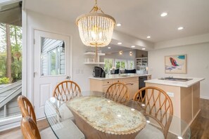 Dining - Luxury Sea Pines Retreat w/ Pool & Golf Views (Hilton Head Island)