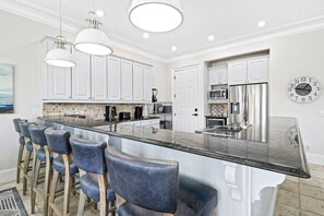 雪櫃、微波爐、焗爐、爐具